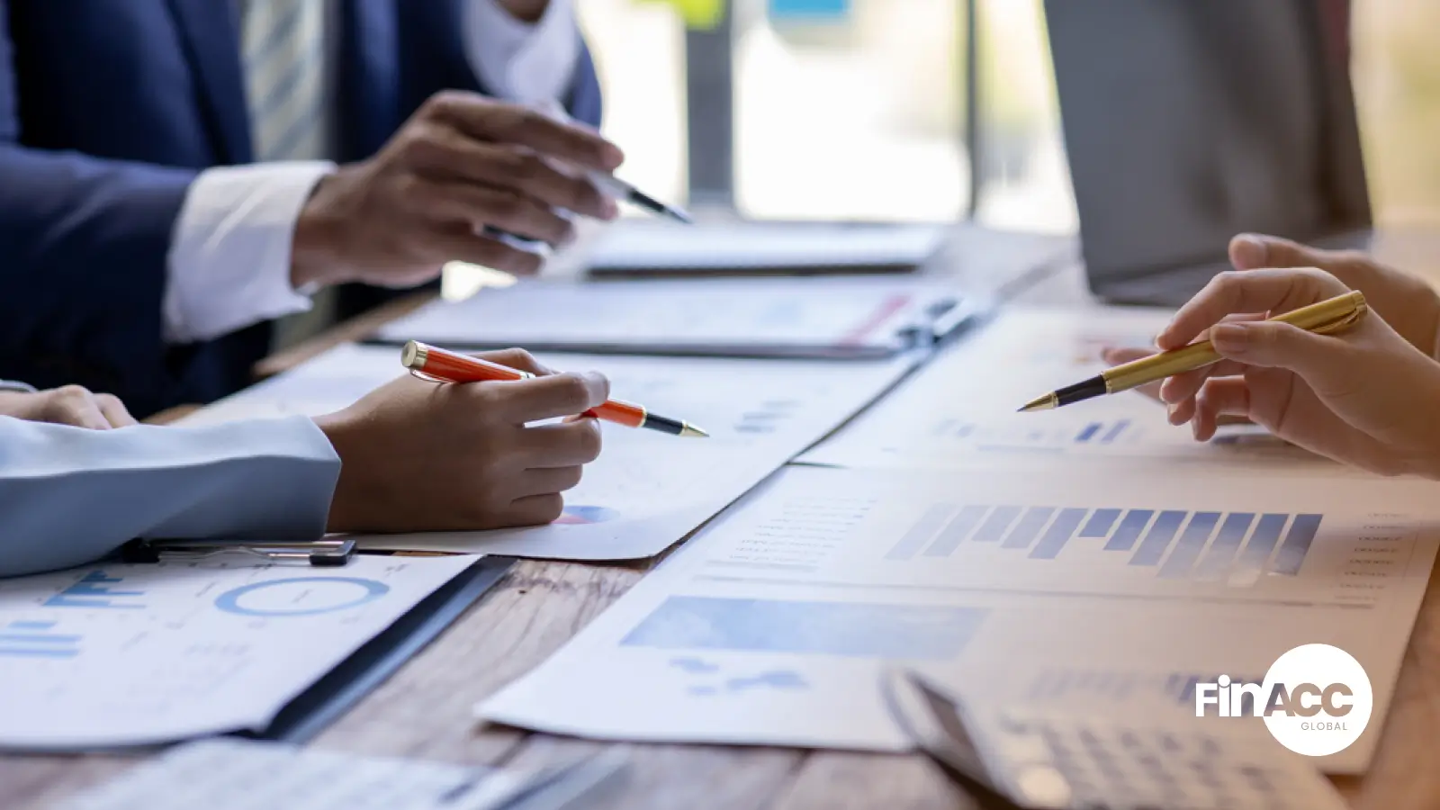 When Should You Hire An Accountant To File Your Taxes? When Should You Hire An Accountant To File Your Taxes?